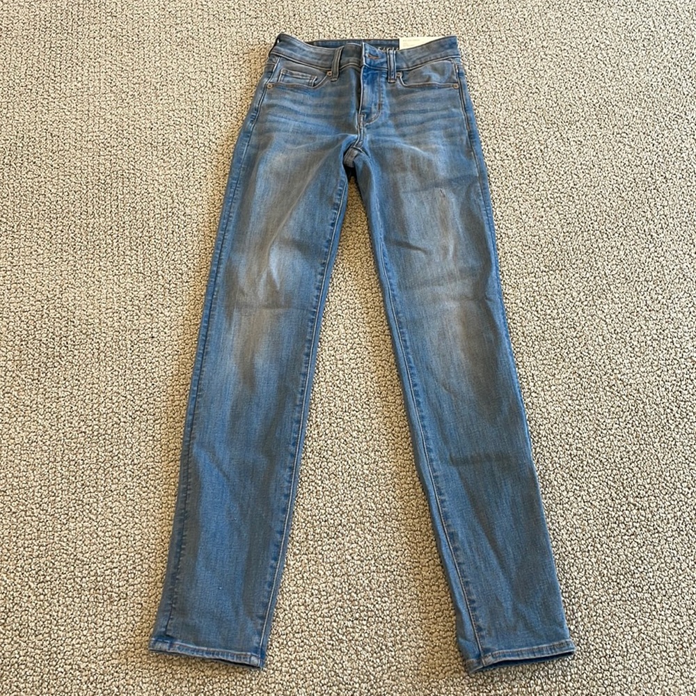 American Eagle Woman’s Next Level Stretch Skinny size 00 long